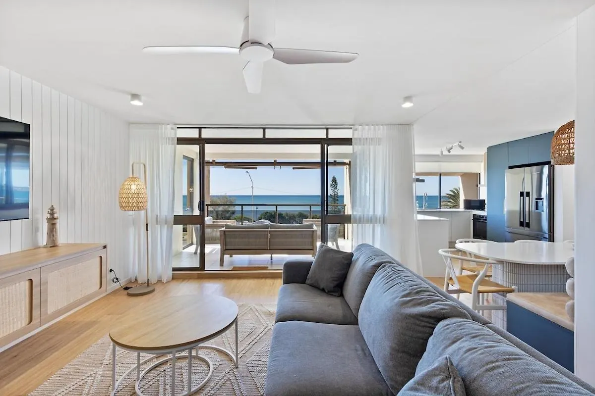 Bannow Apt 7 -Panoramic Ocean Views Alexandra Headland